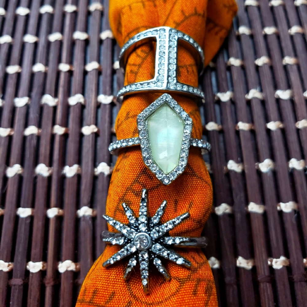 Chloe & Isabel rings size 6